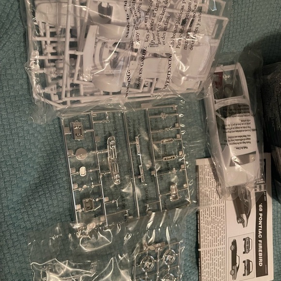 1968 Pontiac Firebird 1/25 Kit FOOSE Design 2012 Revell 85-4905 *COMPLETE* - Picture 2 of 10